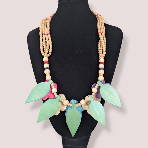 V. Wood Beaded Floral Necklace - Picture 4 of 6